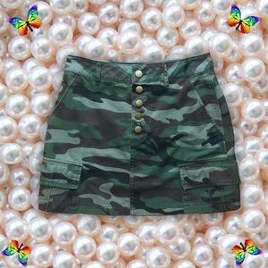 💚🖤Army Camo Gold Hardware Denim Mini Skirt🖤💚
